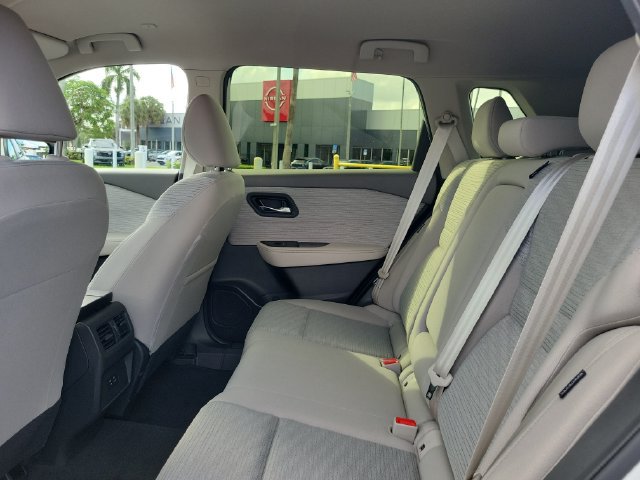 Used 2023 Nissan Rogue SV FWD image 12