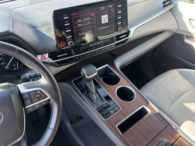 Used 2024 Toyota Sienna XLE image 31
