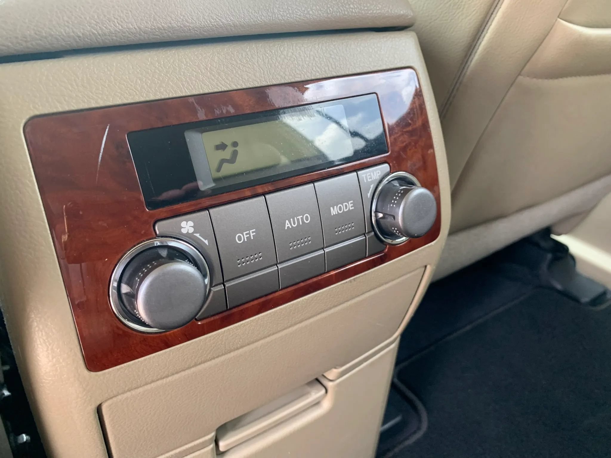 Used 2011 Toyota Highlander Limited FWD image 25