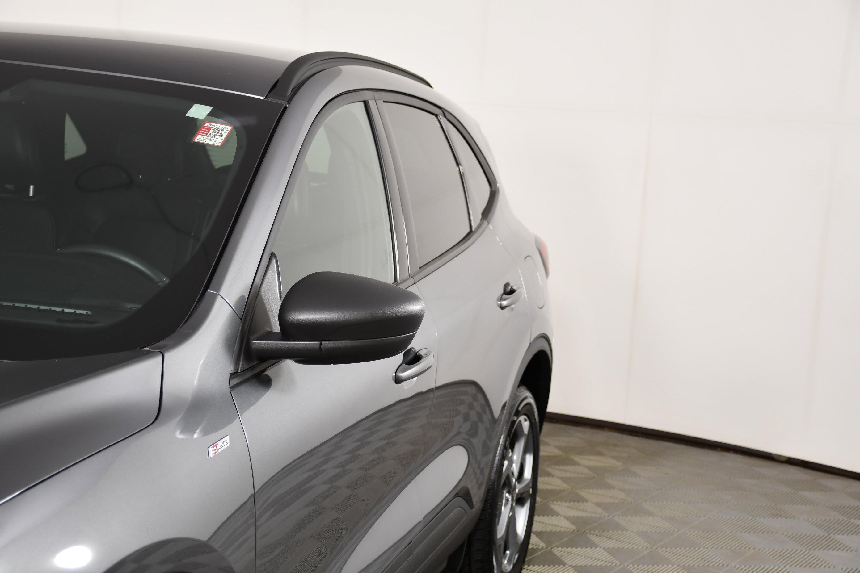 Used 2025 Ford Escape ST-Line image 13