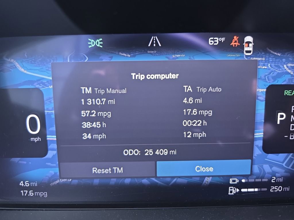 Certified 2023 Volvo XC60 T8 Plus AWD/4WD image 21