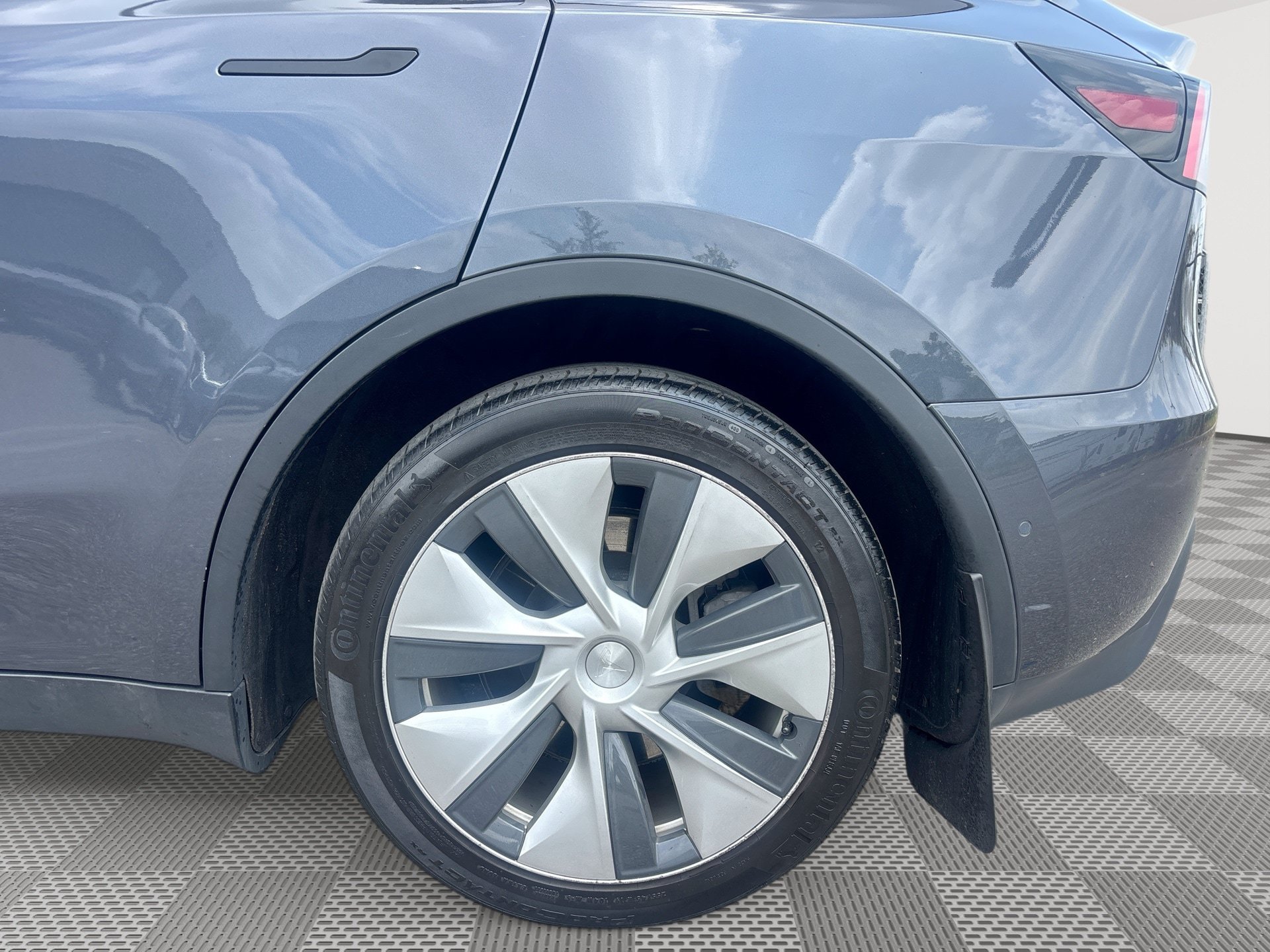 Used 2020 Tesla Model Y Long Range AWD/4WD image 29