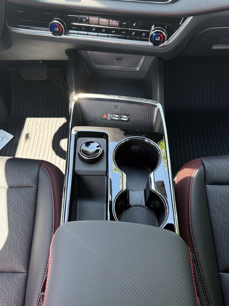 New 2027 Chevrolet Equinox RS w/ Safety and Technology Package AWD/4WD image 21