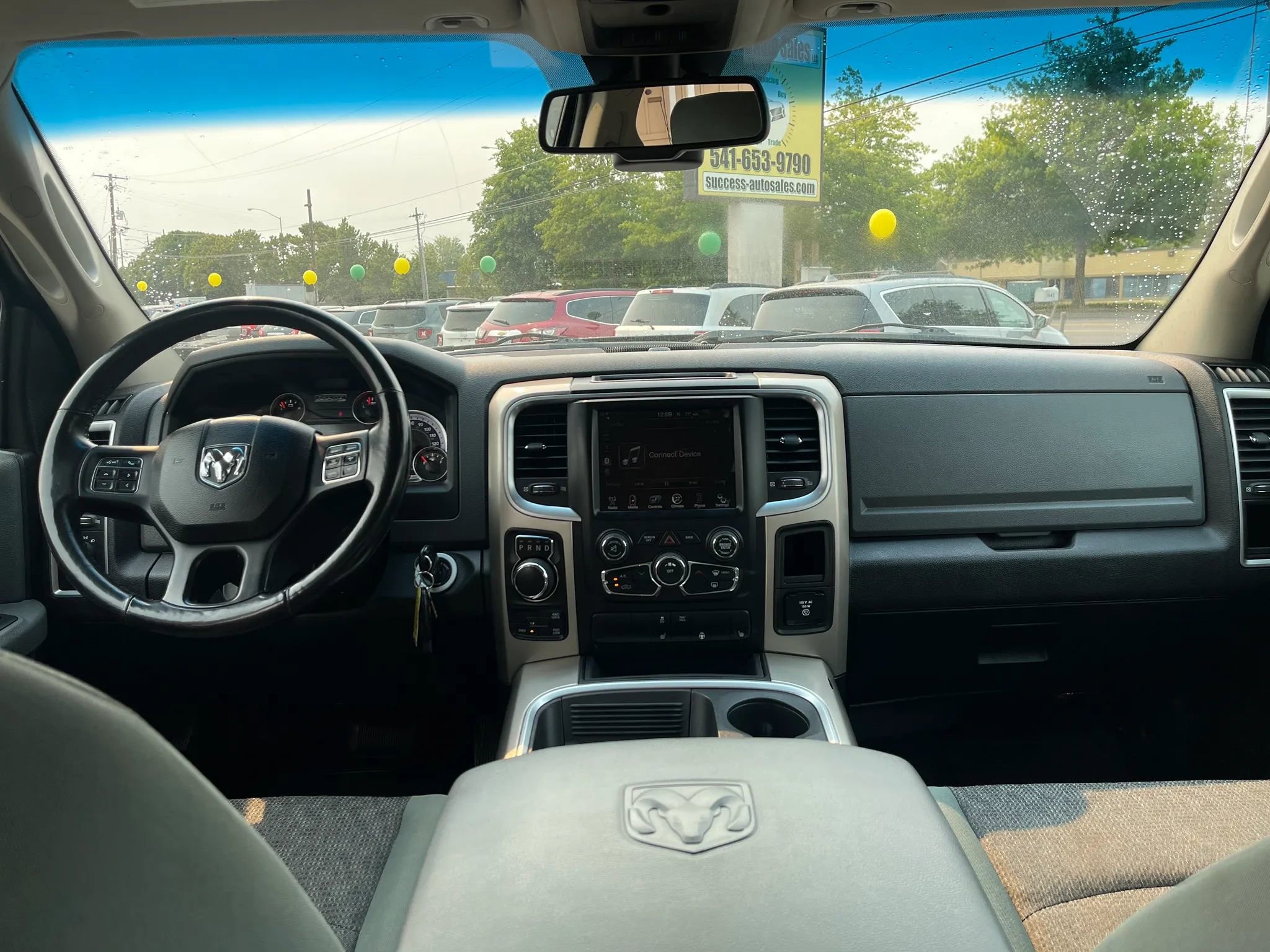 Used 2015 RAM 1500 Classic SLT w/ SLT Plus D￩cor Group image 9