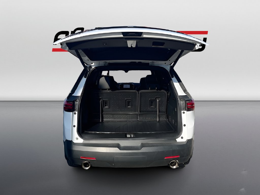 Used 2023 Chevrolet Traverse RS w/ LPO, Cargo Package FWD image 27
