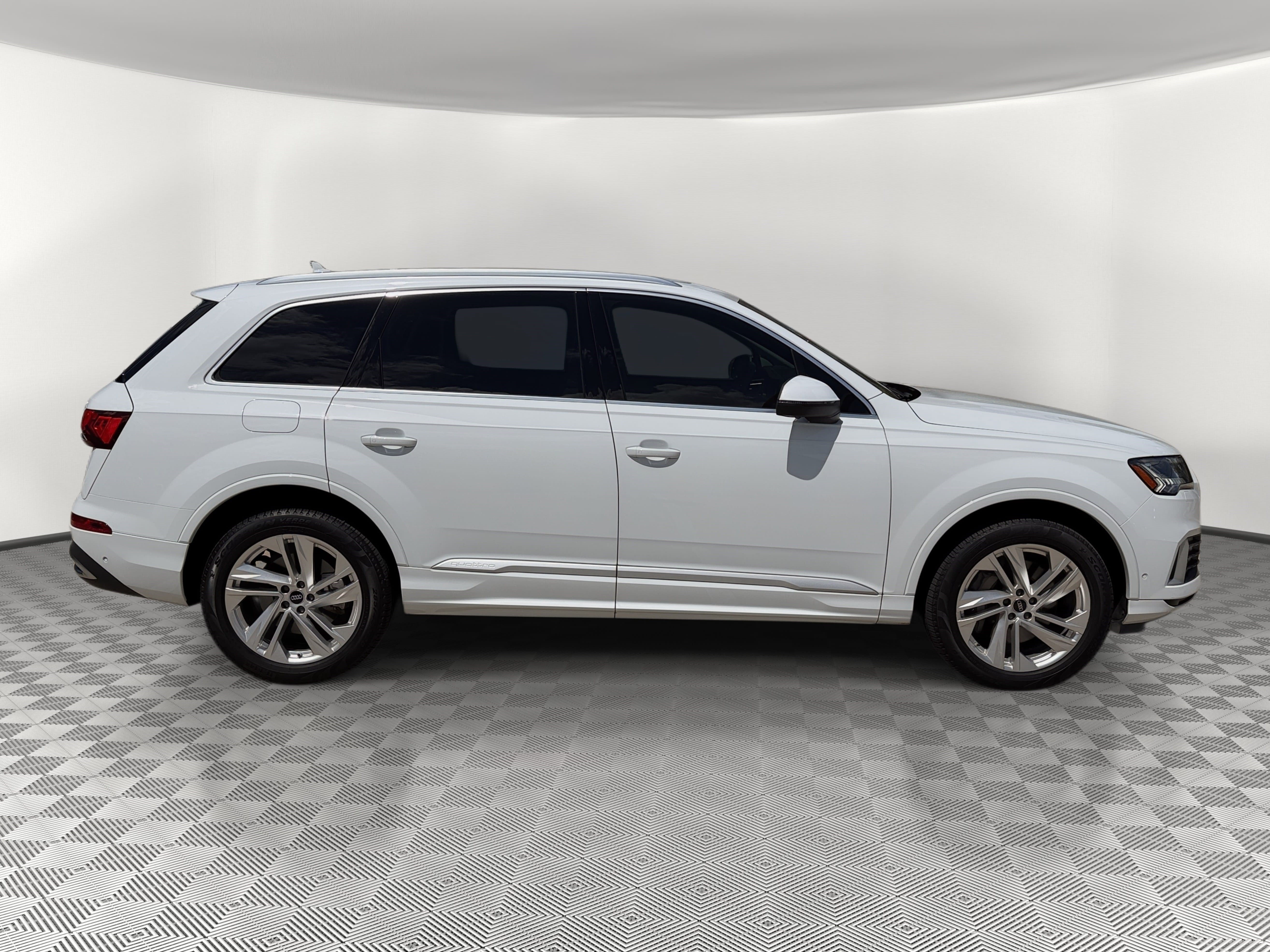 Certified 2024 Audi Q7 2.0T Premium Plus w/ Premium Plus Package AWD/4WD image 8