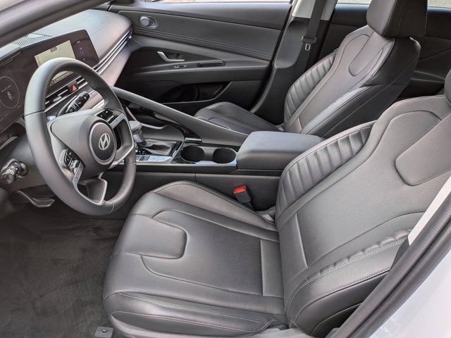 Used 2025 Hyundai Elantra Limited FWD image 15
