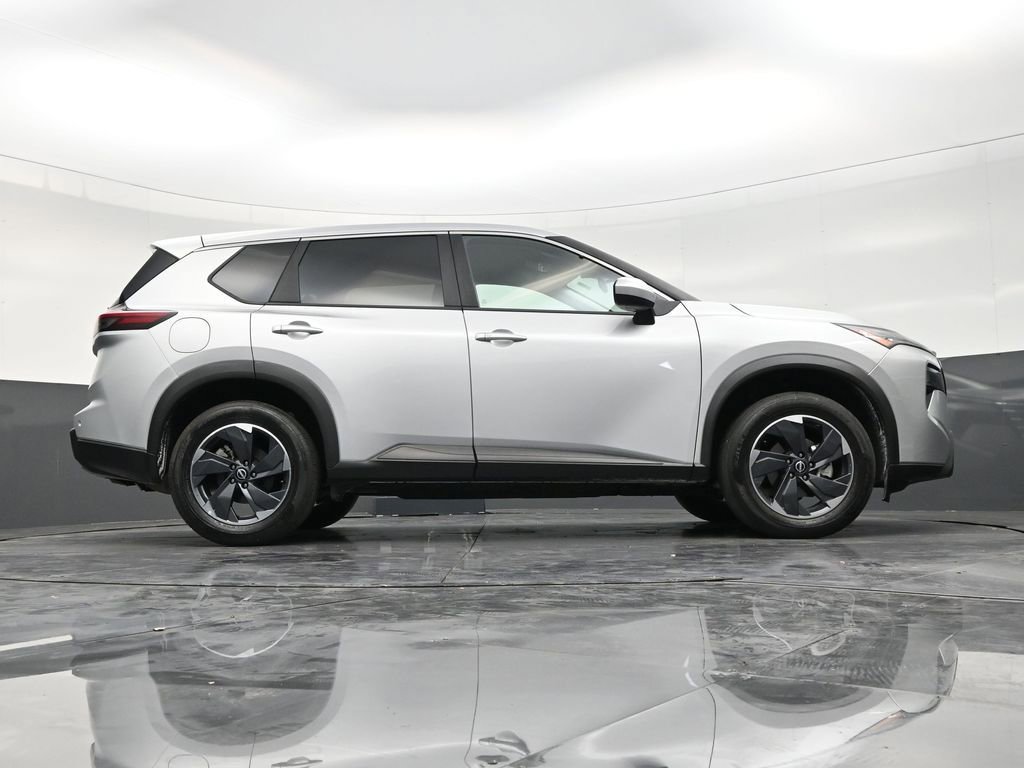 Used 2024 Nissan Rogue SV image 26