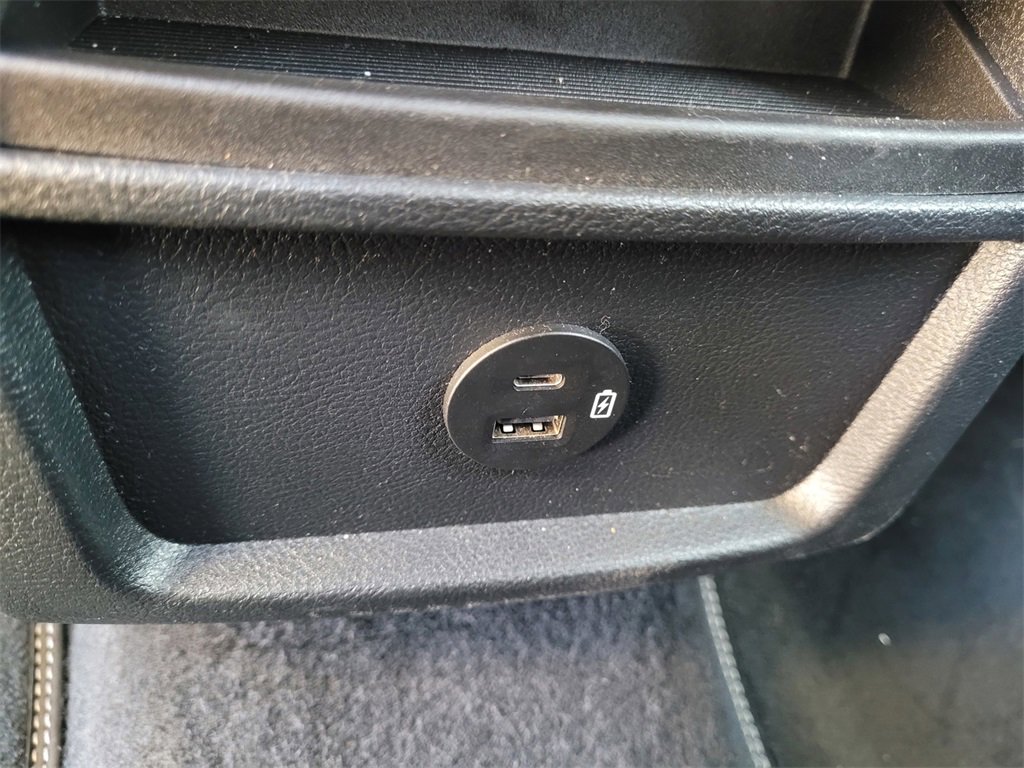 Used 2022 Ford Edge ST image 10