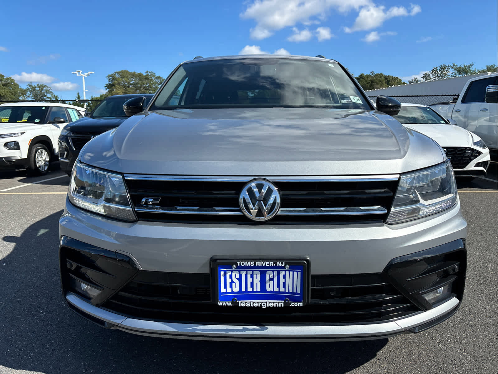 Used 2021 Volkswagen Tiguan SE R-Line image 4