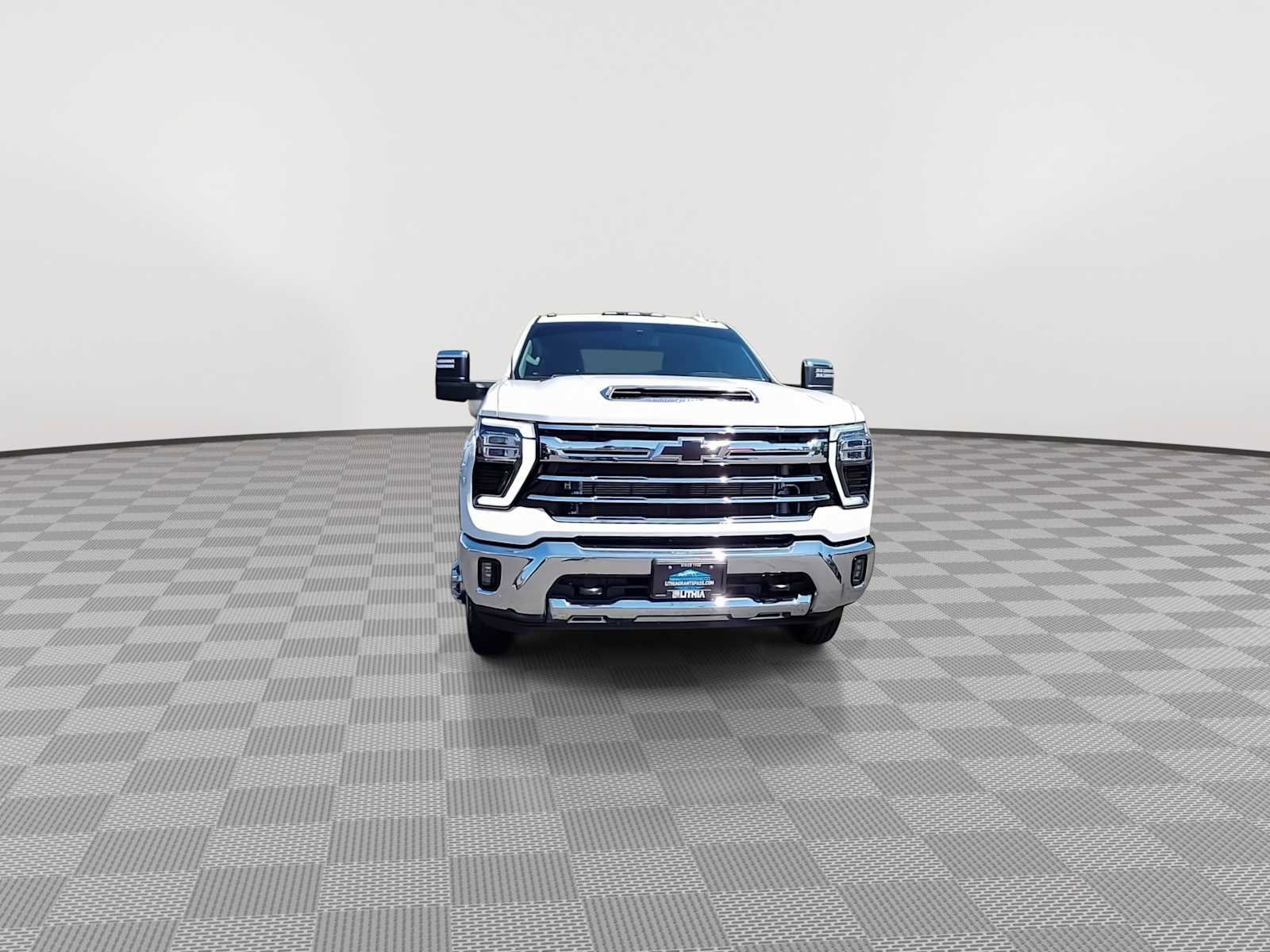 Used 2025 Chevrolet Silverado 3500 LTZ AWD/4WD image 3
