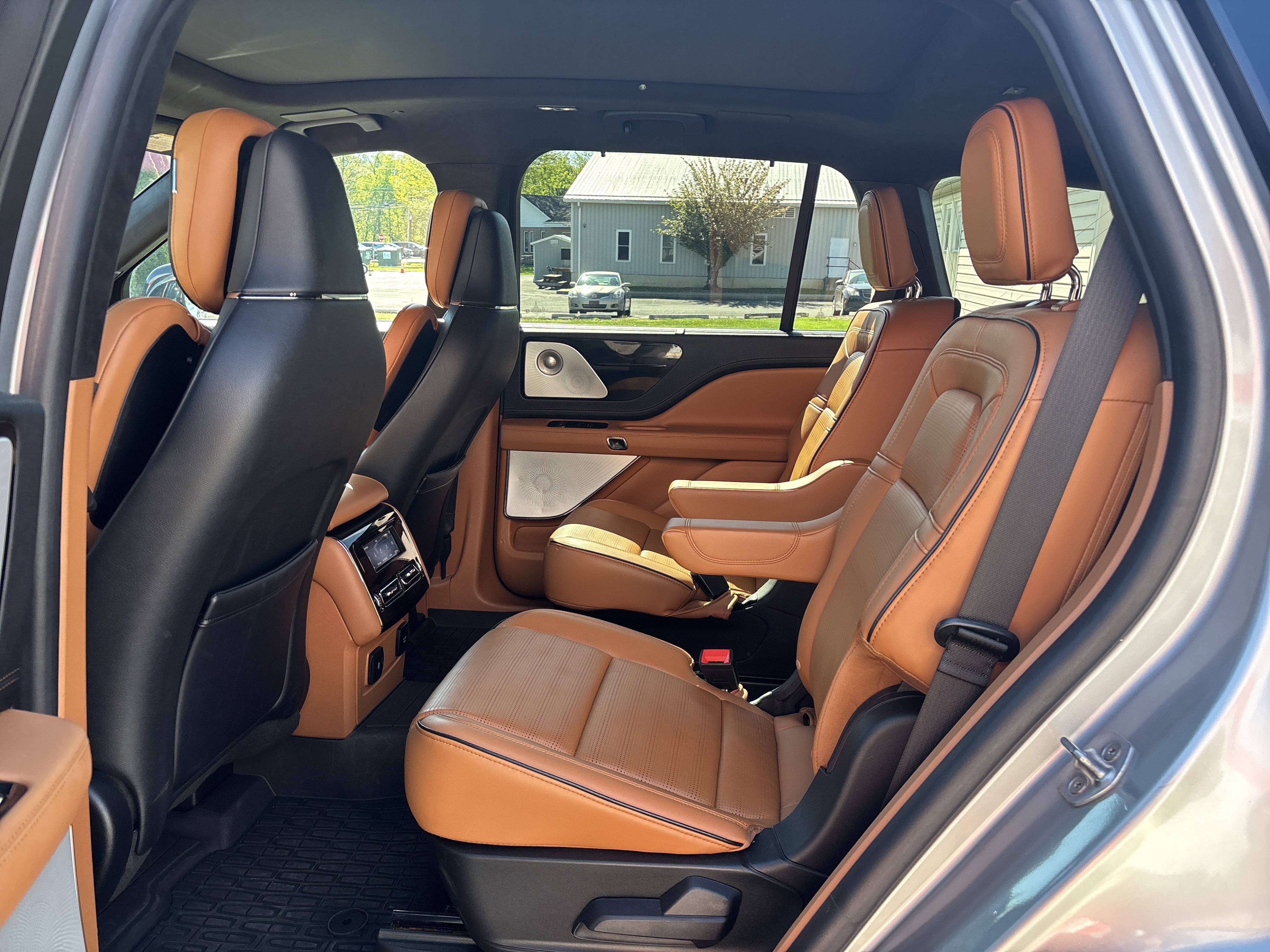 Used 2023 Lincoln Aviator Black Label w/ Dynamic Handling Package AWD/4WD image 14
