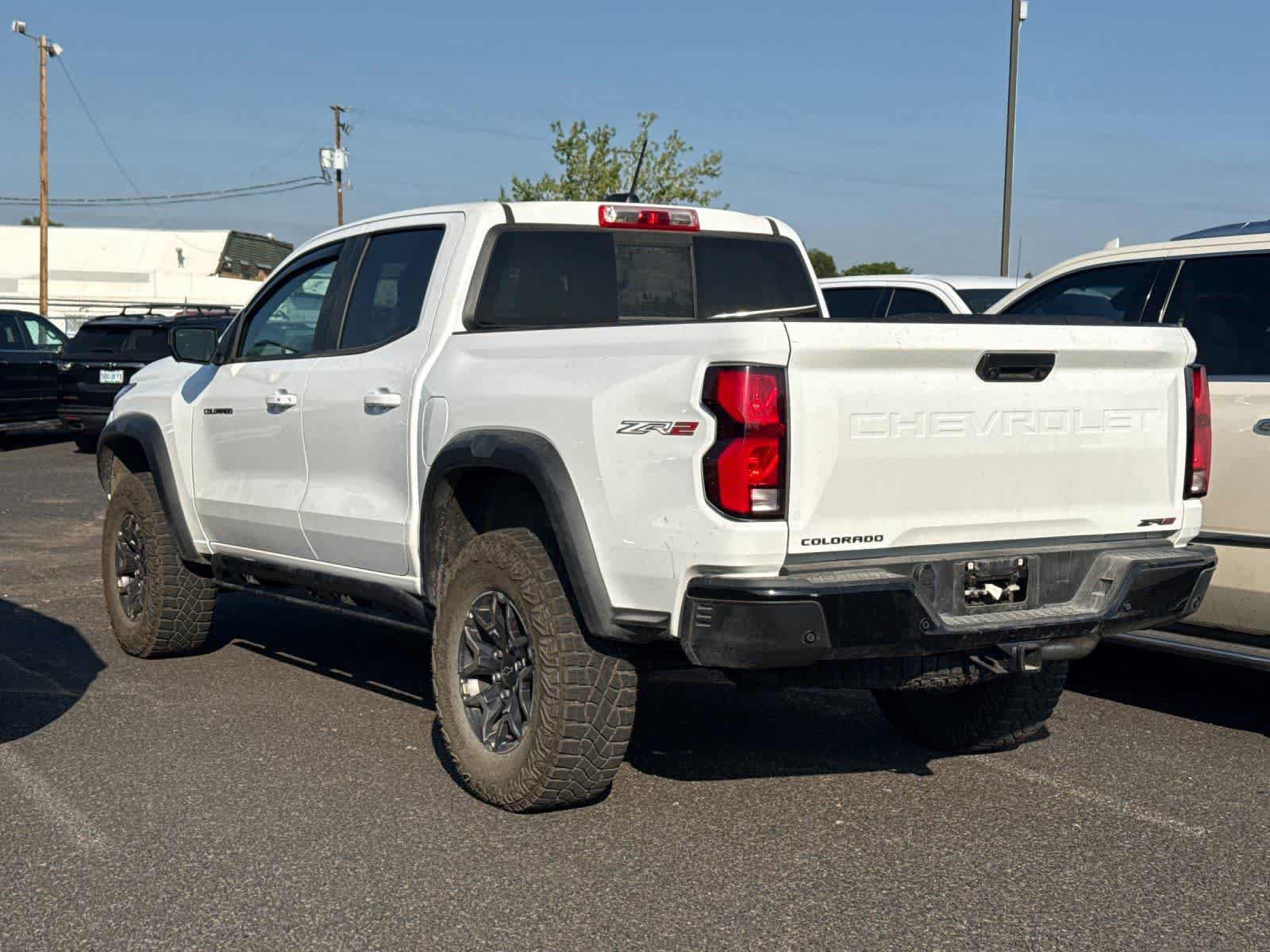Used 2025 Chevrolet Colorado ZR2 w/ Technology Package AWD/4WD image 6