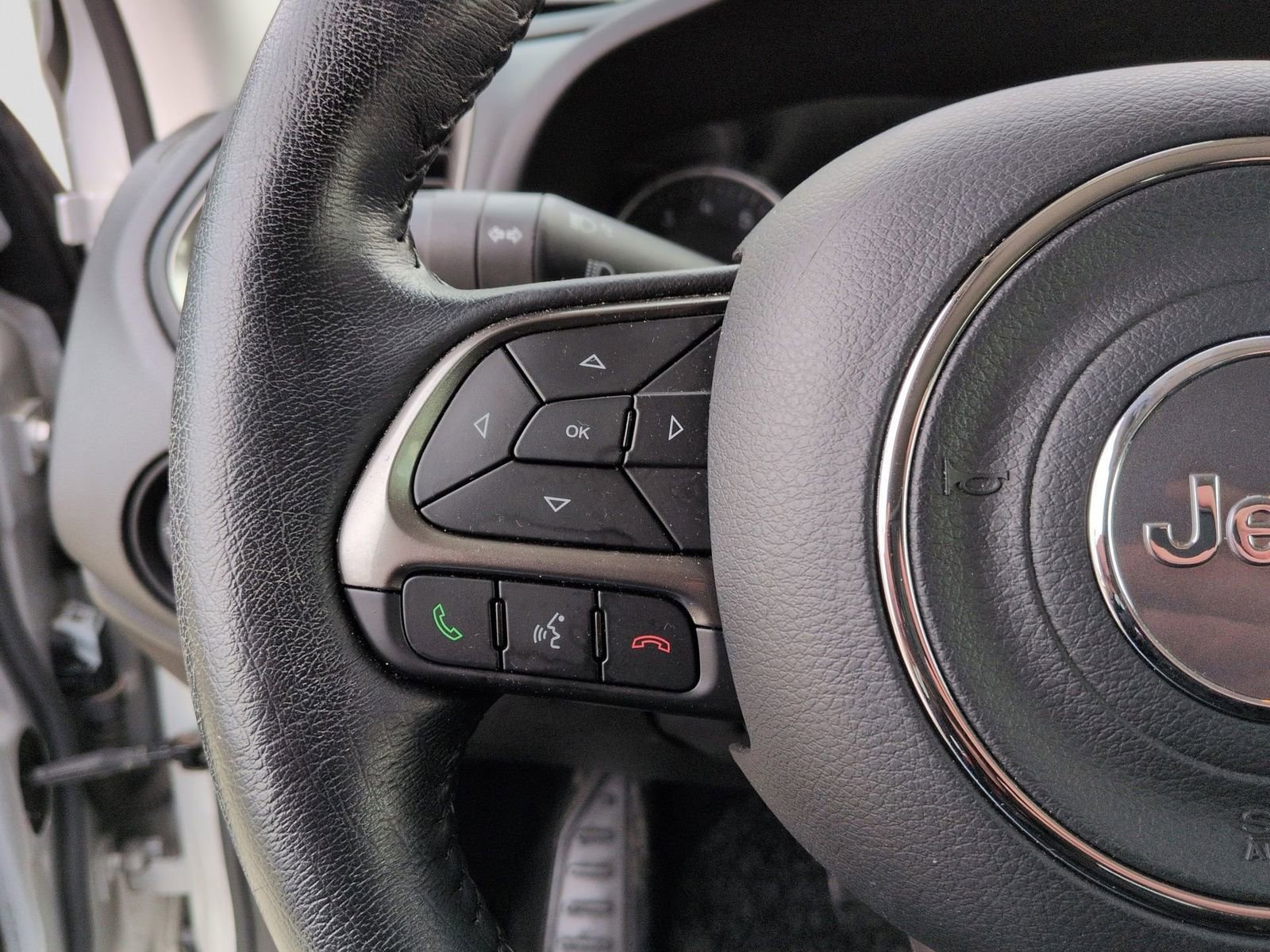 Used 2020 Jeep Renegade Limited image 25