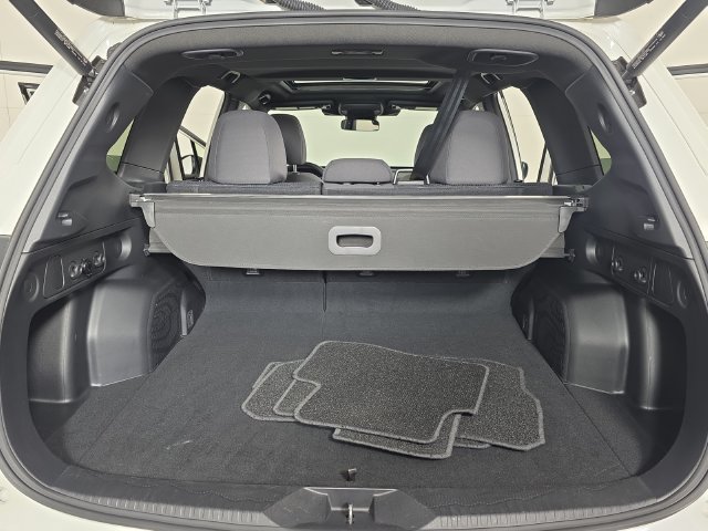 Certified 2025 Subaru Forester Premium AWD/4WD image 28