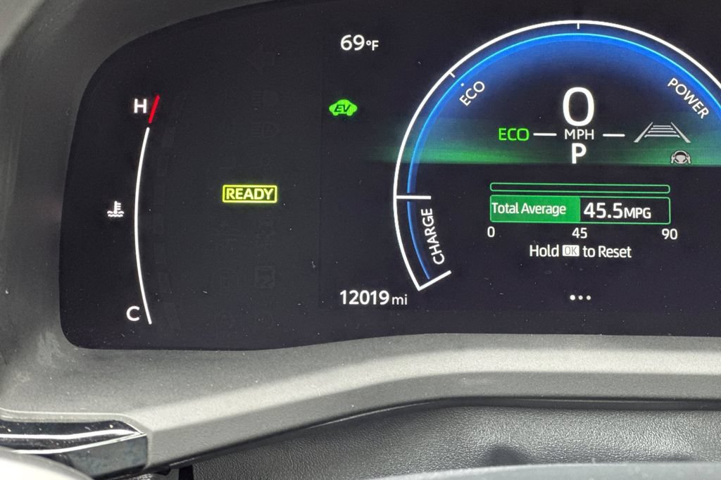 Used 2025 Toyota Camry LE w/ Convenience Package FWD image 23