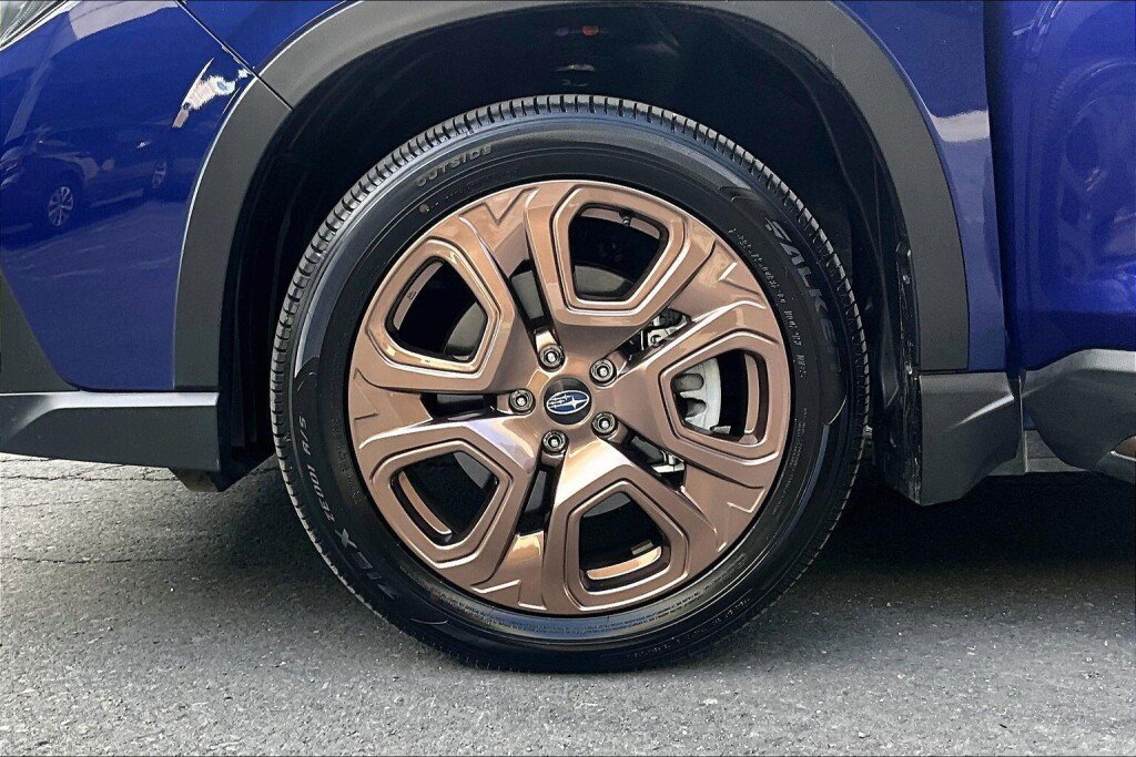 Certified 2026 Subaru Ascent Limited Bronze AWD/4WD image 17