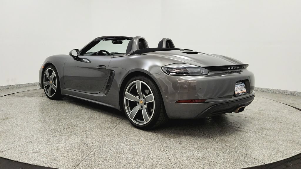 Used 2022 Porsche 718 Boxster RWD image 3