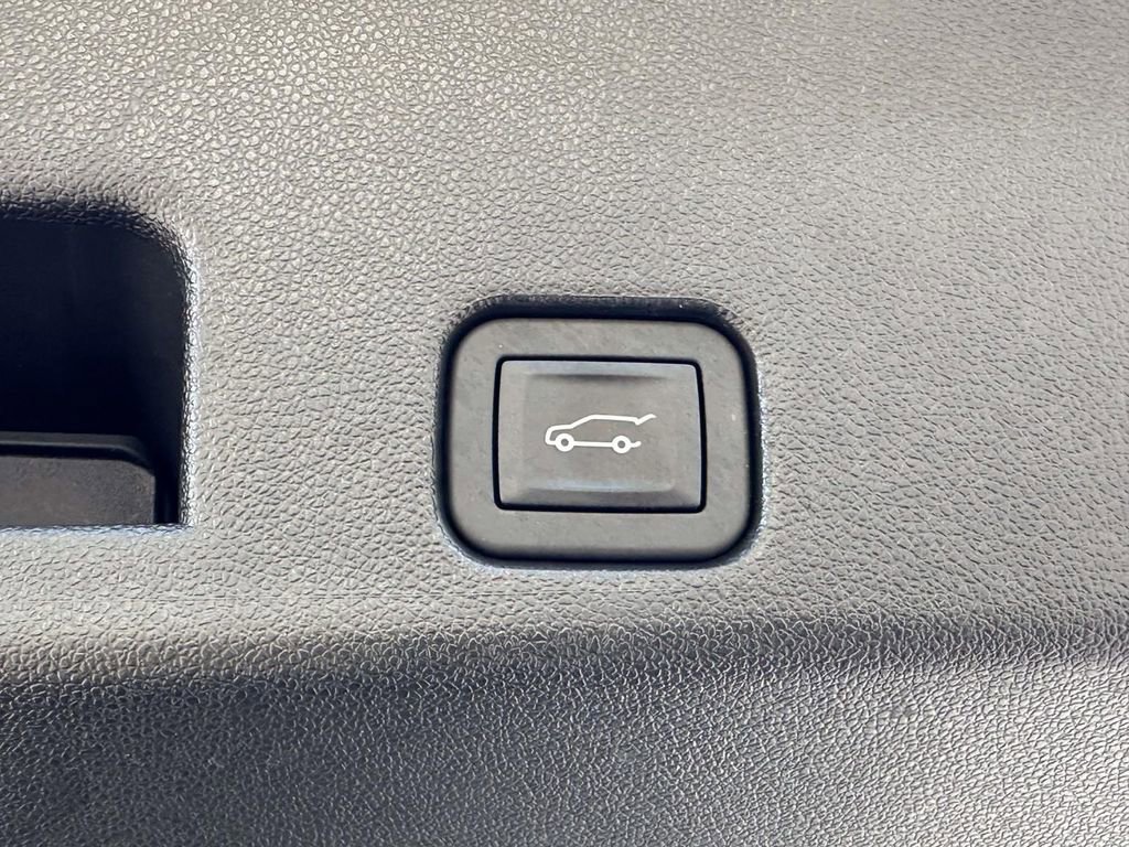Used 2024 Chevrolet Traverse Z71 AWD/4WD image 9