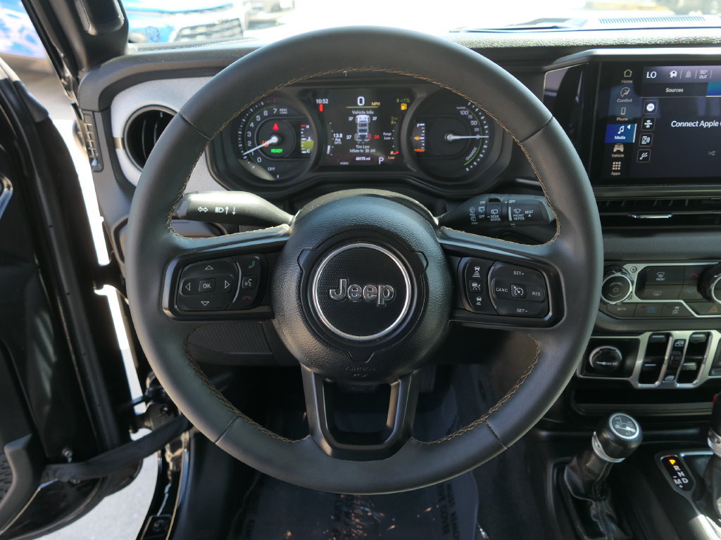 Used 2024 Jeep Wrangler Unlimited AWD/4WD image 17