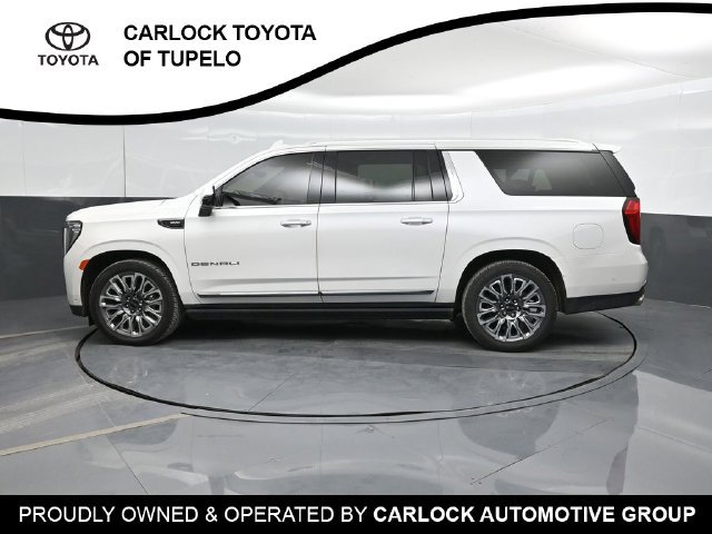 Used 2024 GMC Yukon XL Denali Ultimate AWD/4WD image 10