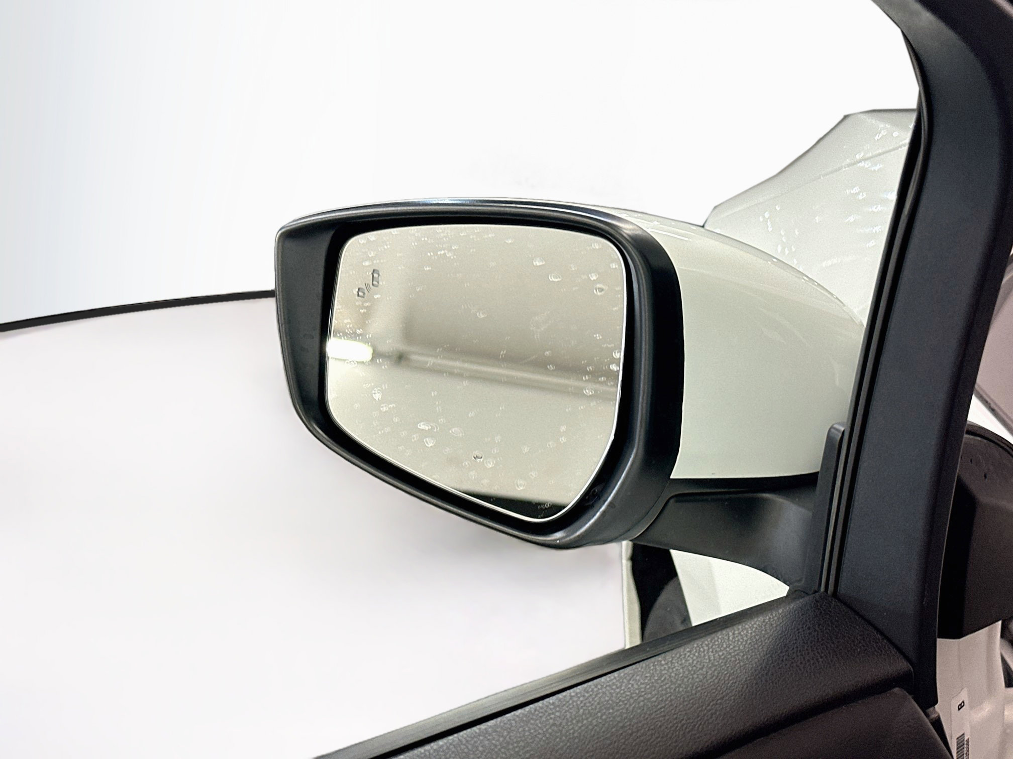 Used 2025 Nissan Leaf S FWD image 16
