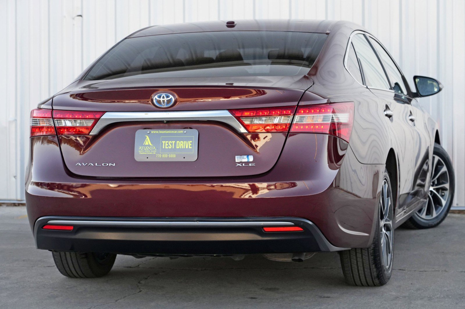 Used 2018 Toyota Avalon XLE Premium image 4