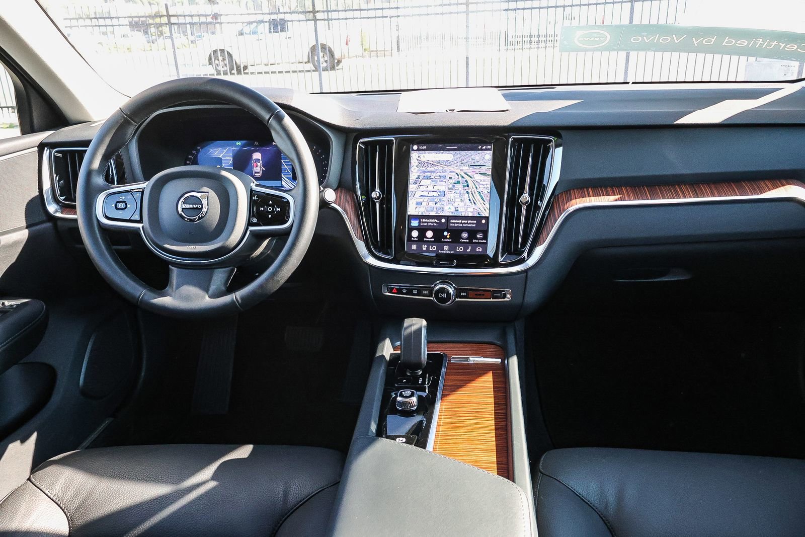 Used 2025 Volvo V60 B5 Cross Country Plus image 21