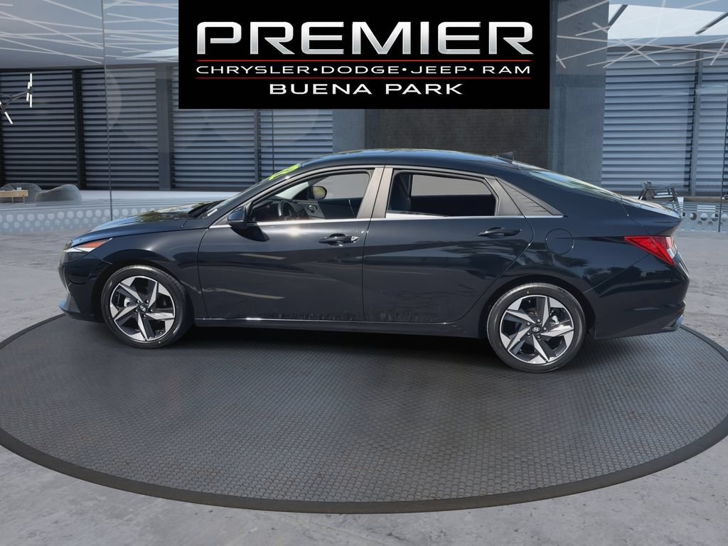 Used 2022 Hyundai Elantra Limited FWD image 6