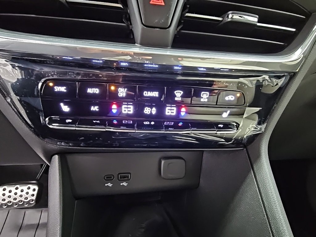 New 2026 Buick Encore GX Avenir w/ Avenir Technology Package image 18