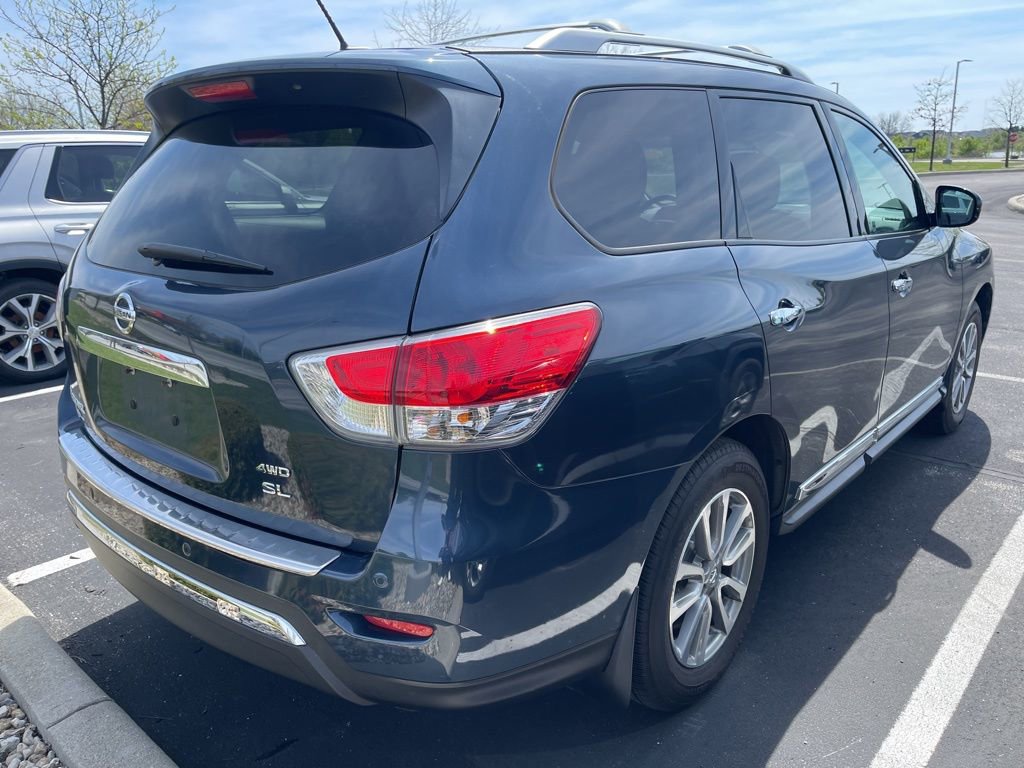 Used 2016 Nissan Pathfinder SL image 3