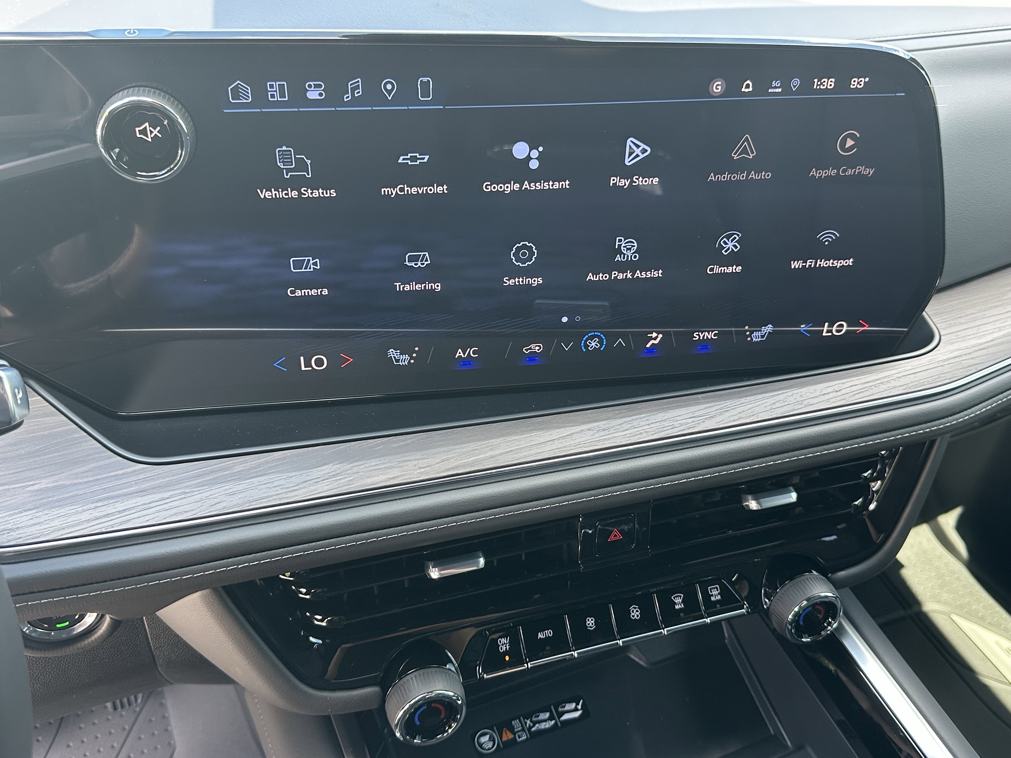 New 2026 Chevrolet Suburban LT w/ Comfort Package image 24