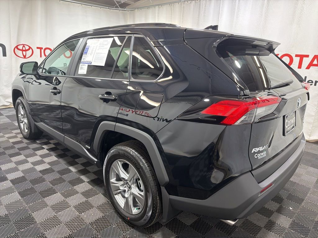 Used 2025 Toyota RAV4 XLE image 4