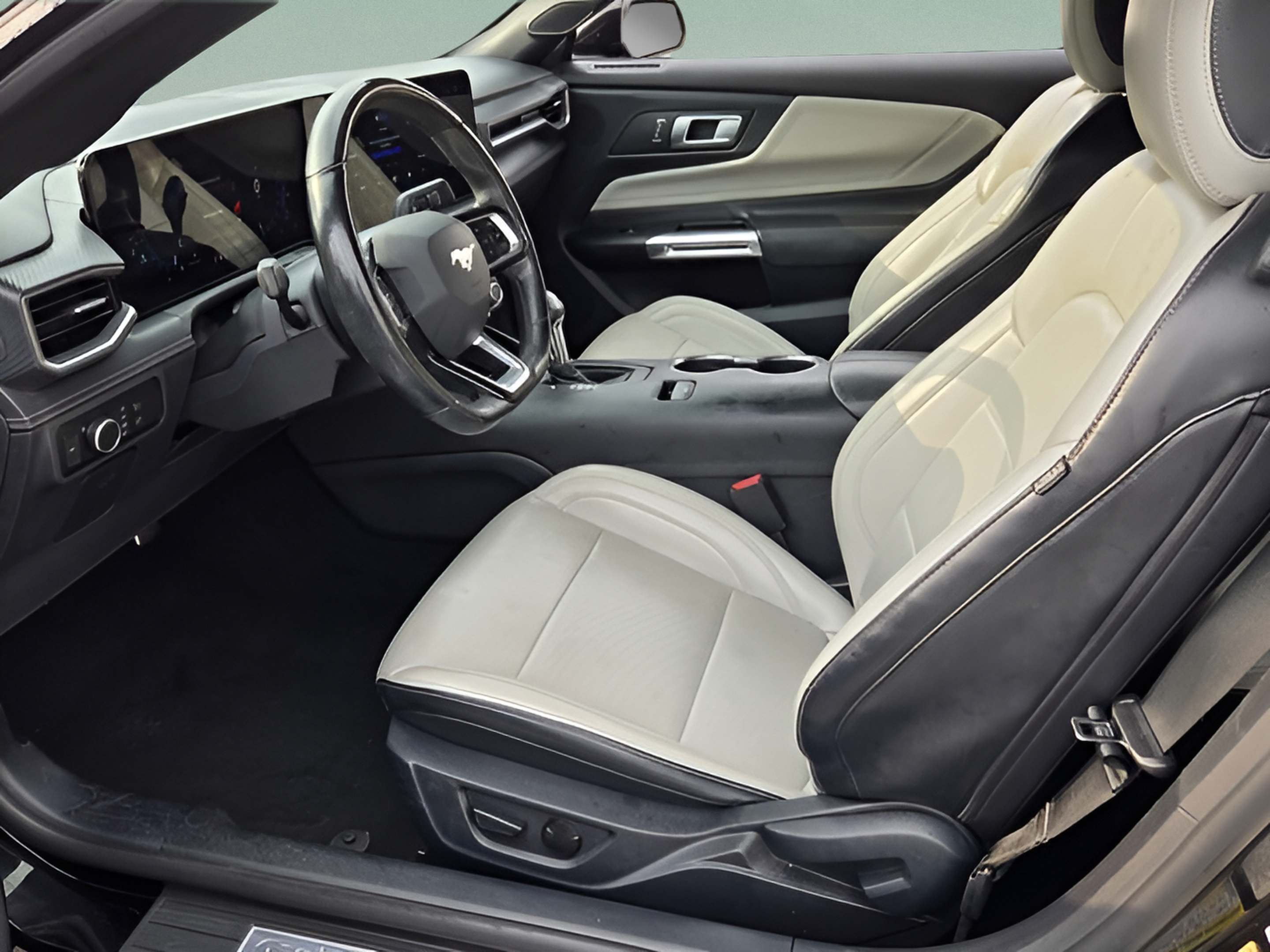Used 2024 Ford Mustang Premium RWD image 9
