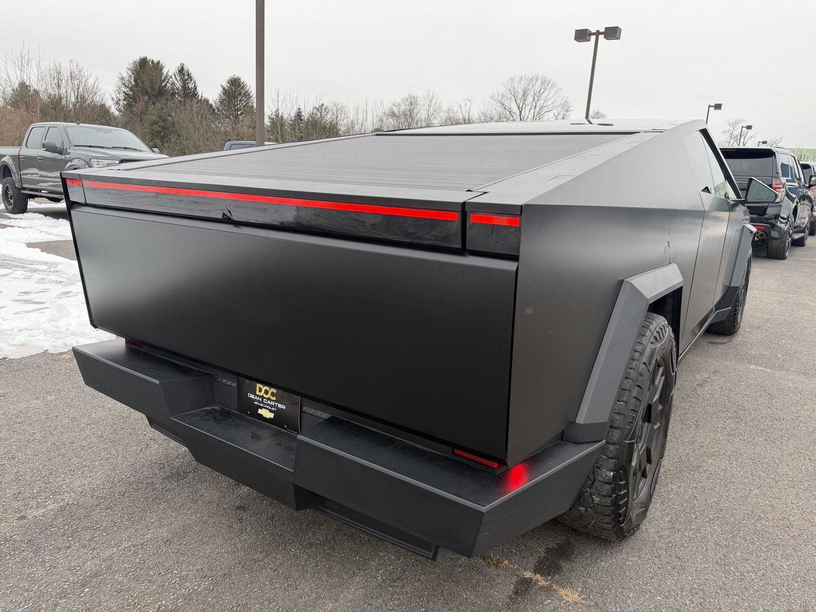 Used 2024 Tesla Cybertruck AWD Crew Cab image 7