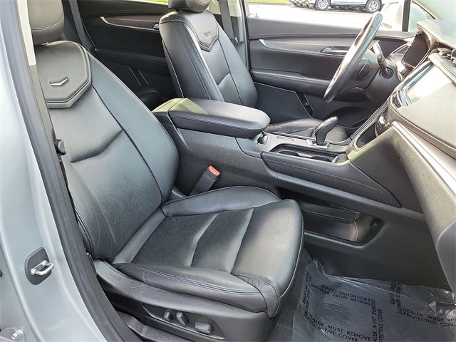 Used 2017 Cadillac XT5 Luxury w/ Driver Awareness Package image 19