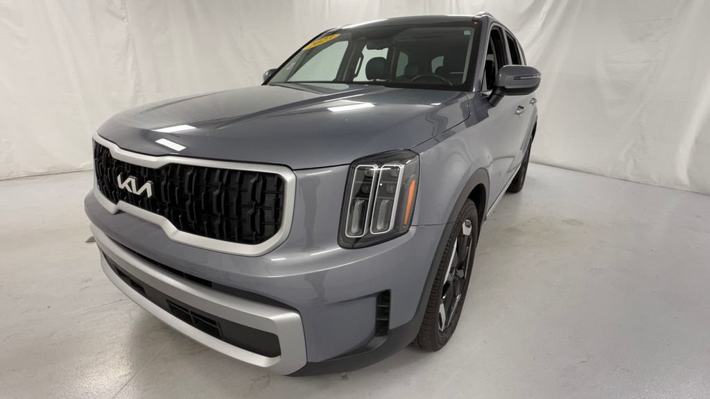 Used 2023 Kia Telluride EX w/ EX Captain's Chair Package AWD/4WD image 7