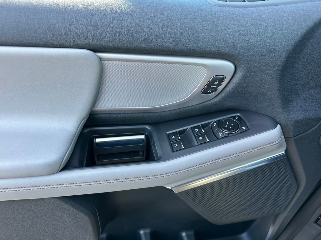 New 2025 Ford Expedition Active image 15