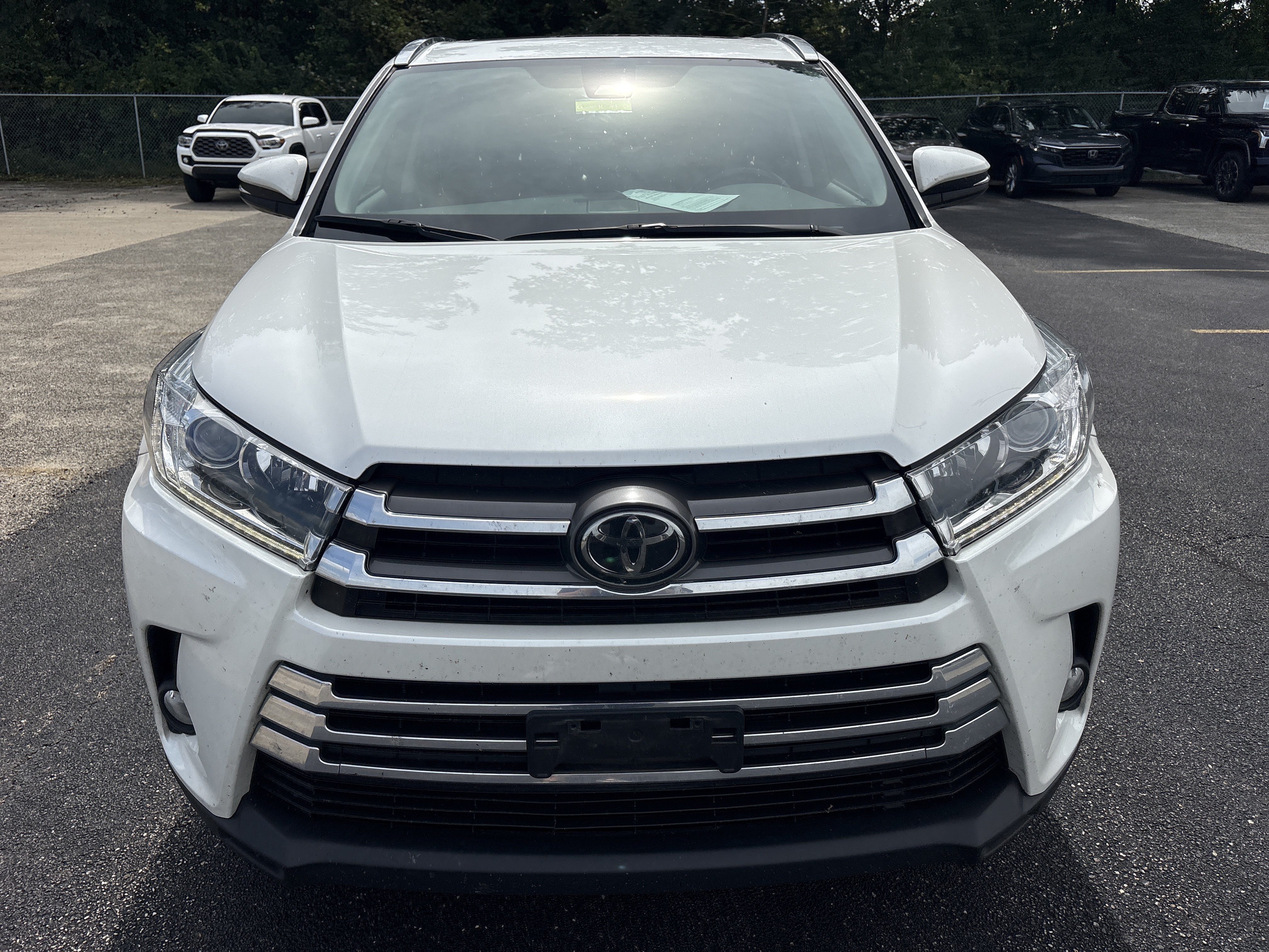 Used 2017 Toyota Highlander Limited w/ Protection Package #3 AWD/4WD image 2