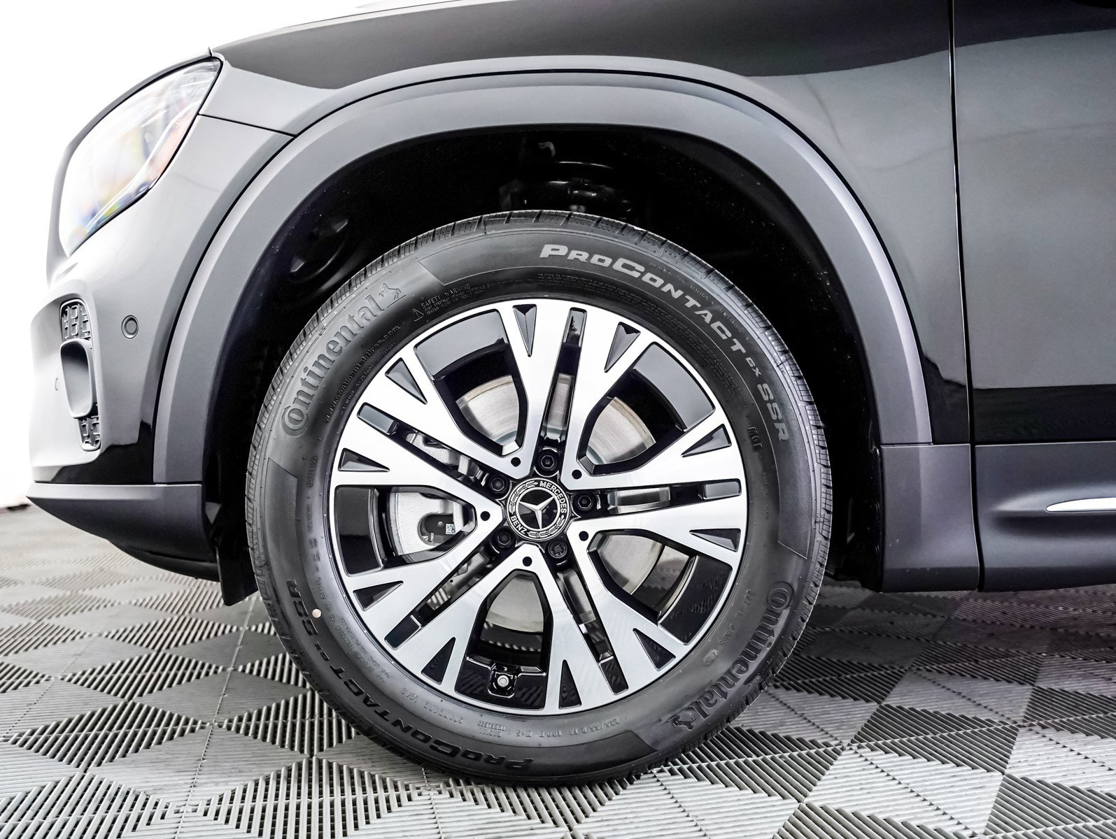 New 2025 Mercedes-Benz GLB 250 4MATIC image 6