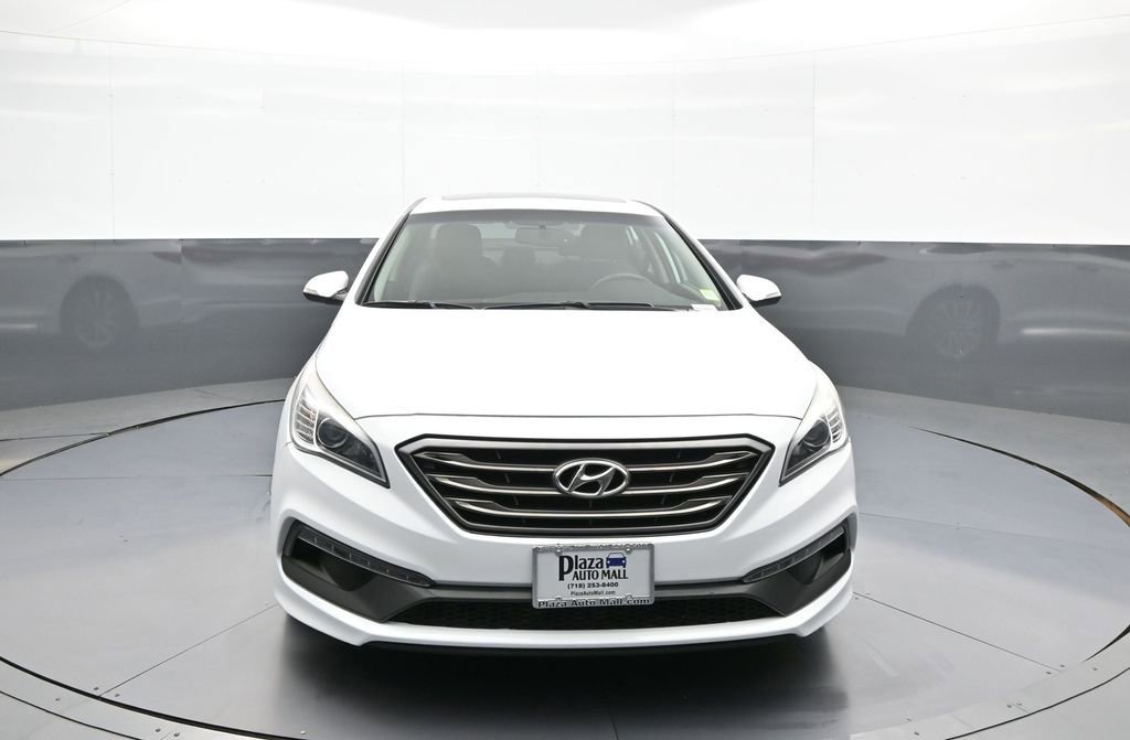 Used 2016 Hyundai Sonata Sport w/ Option Group 03 FWD image 2