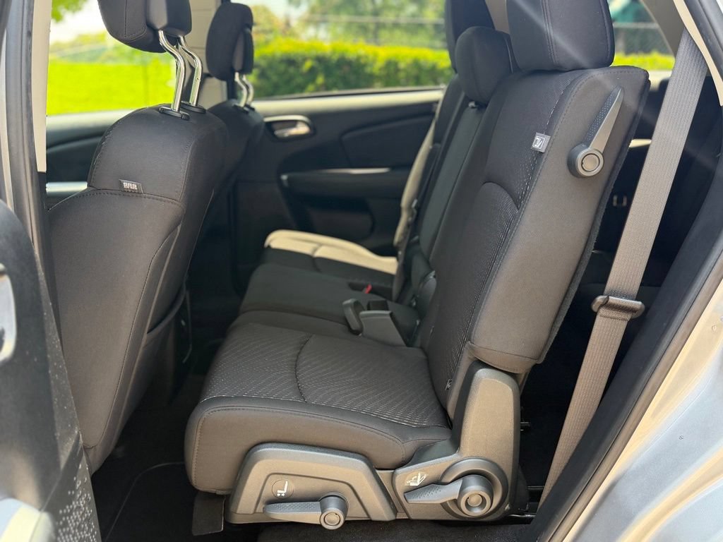 Used 2018 Dodge Journey SE w/ Blacktop Package FWD image 13