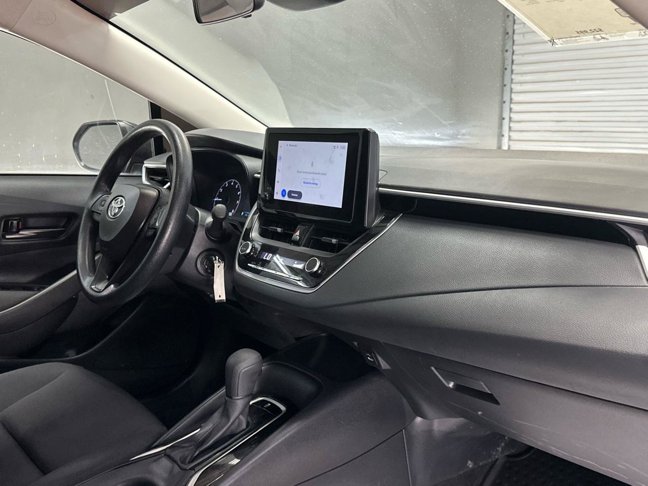 Used 2025 Toyota Corolla LE FWD image 9