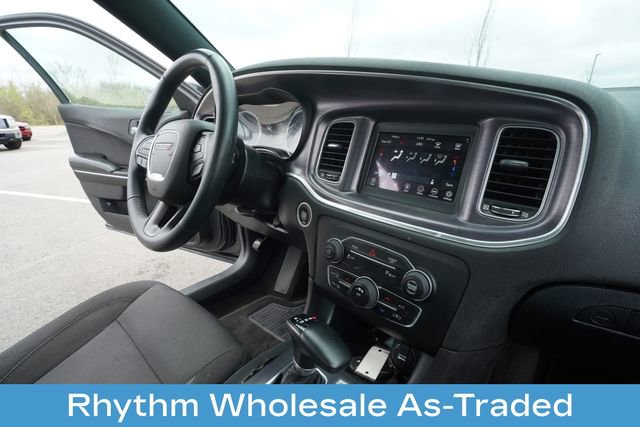 Used 2018 Dodge Charger SXT RWD image 28