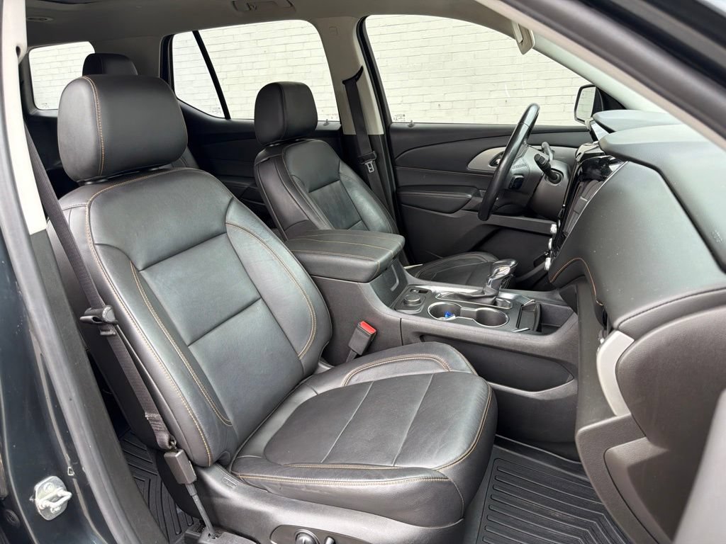 Used 2021 Chevrolet Traverse LT w/ LT Premium Package FWD image 14