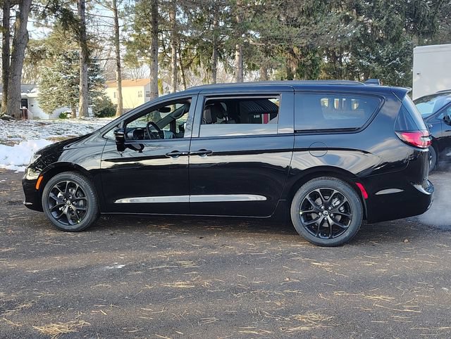 New 2026 Chrysler Pacifica Select w/ S Appearance Package FWD image 5