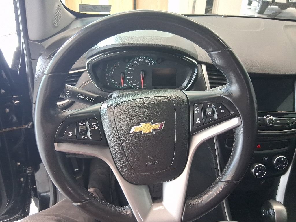 Used 2019 Chevrolet Trax LT w/ Sun & Sound Package AWD/4WD image 10