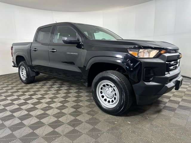 Used 2023 Chevrolet Colorado W/T image 2