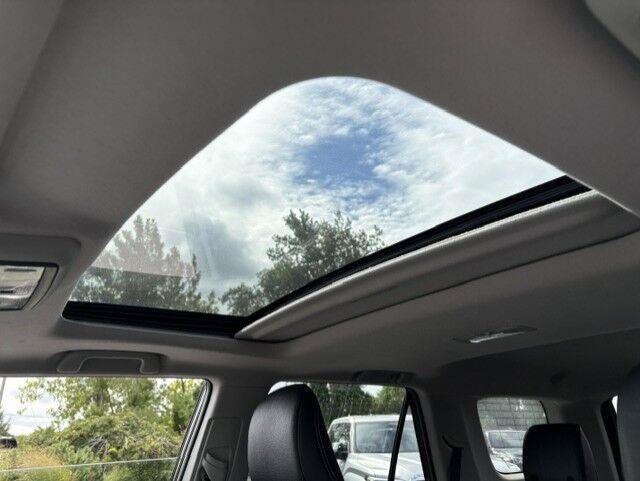 Used 2024 Toyota 4Runner SR5 Premium w/ Moonroof Package AWD/4WD image 2