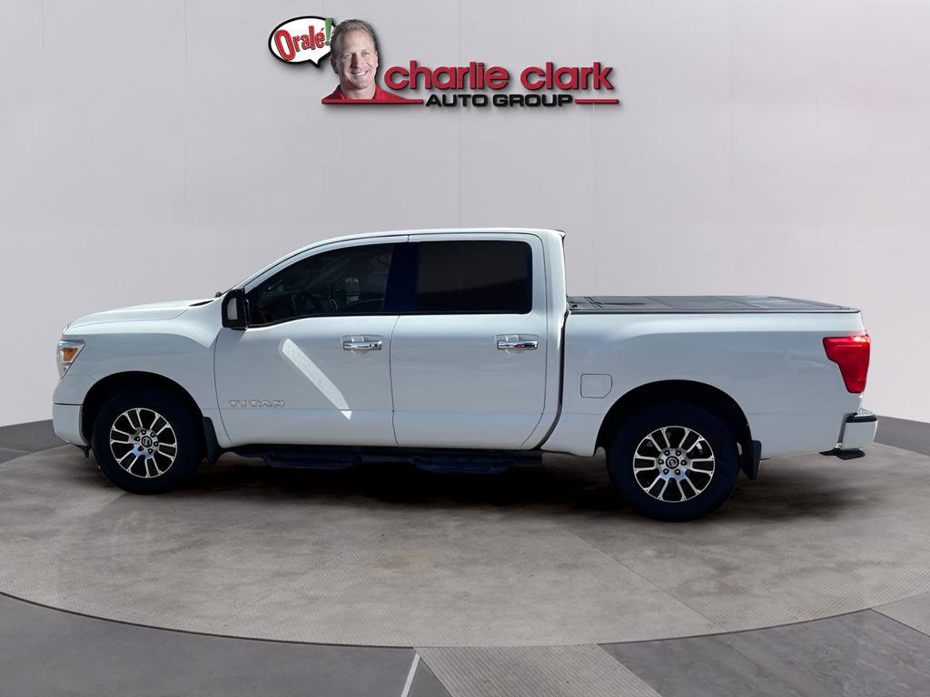 Used 2021 Nissan Titan SV w/ SV Convenience Package RWD image 2